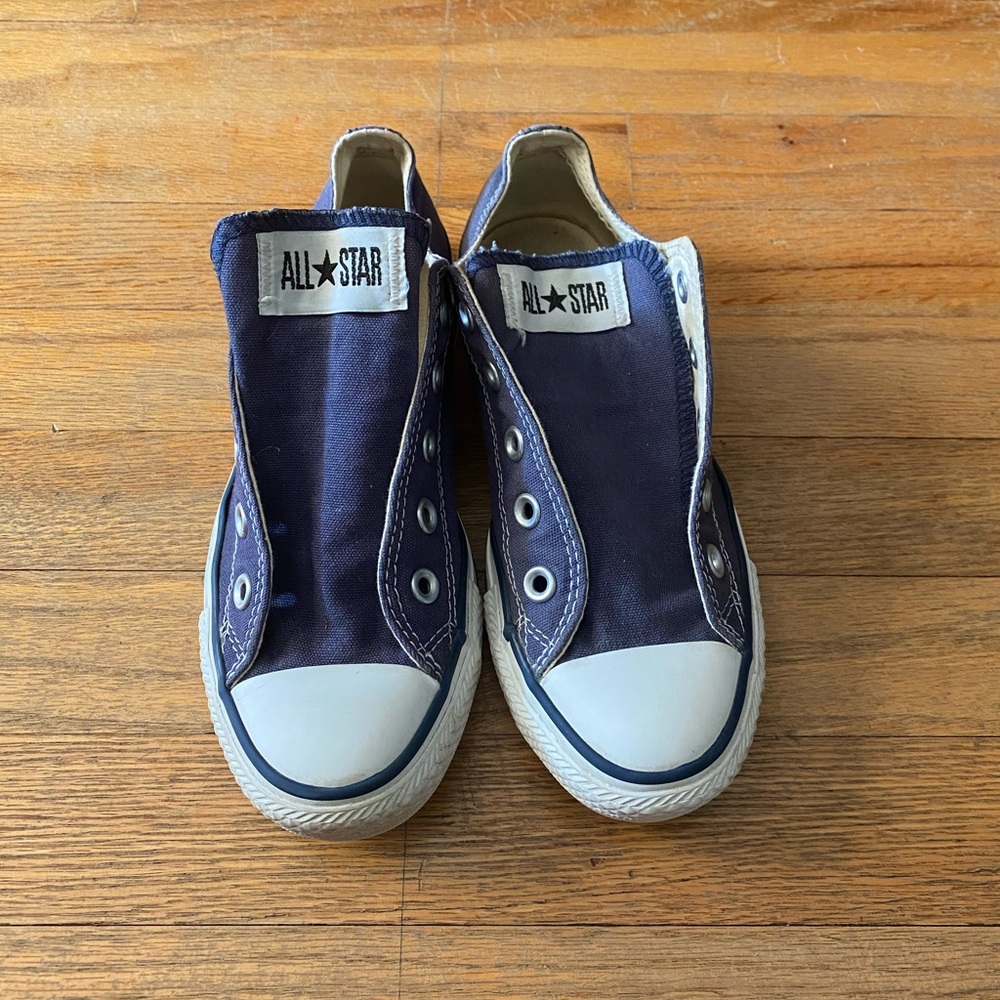 Women’s Navy Blue Converse Low-Top Shoe